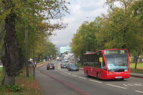 Bus in Kew